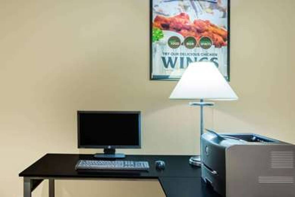 WYNDHAM GARDEN PITTSBURGH AIRP 3
