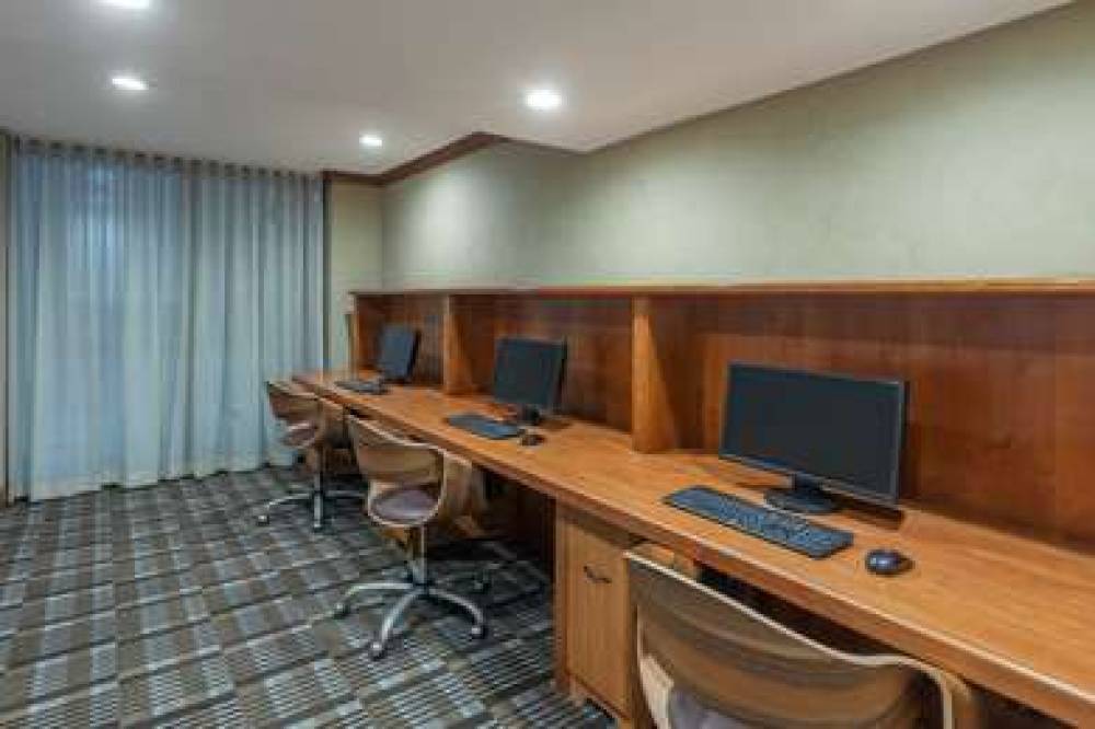 WYNDHAM VISALIA 10