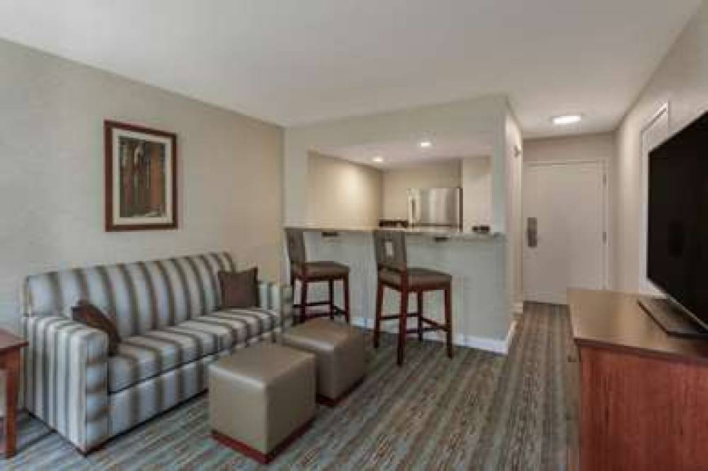 WYNDHAM VISALIA 5