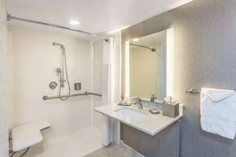 WYNDHAM VISALIA 1