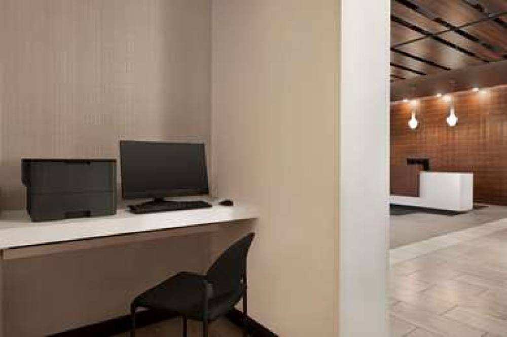 Courtyard By Marriott Seattle SeaTac Airport 6