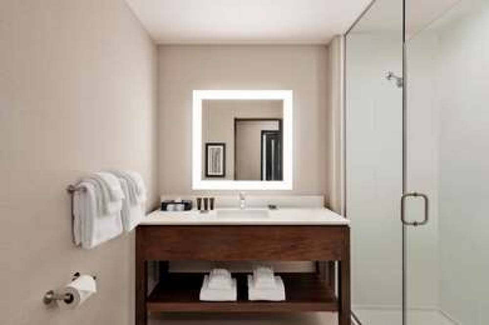 Courtyard By Marriott Seattle SeaTac Airport 8