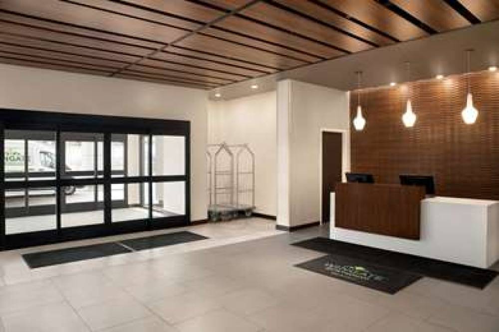 Courtyard By Marriott Seattle SeaTac Airport 4