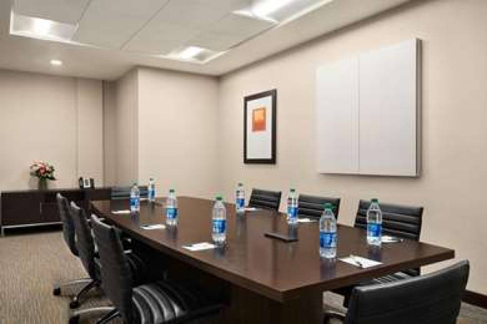 Courtyard By Marriott Seattle SeaTac Airport 5